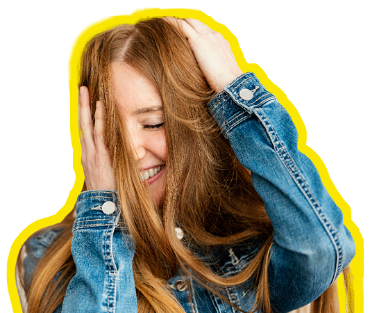 Alumna tocándose el pelo